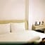 Peach Hill Hotel & Cafe
