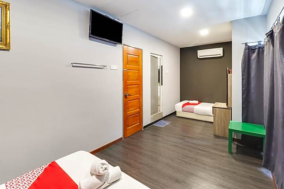 OYO 89381 Moonnight Hotel