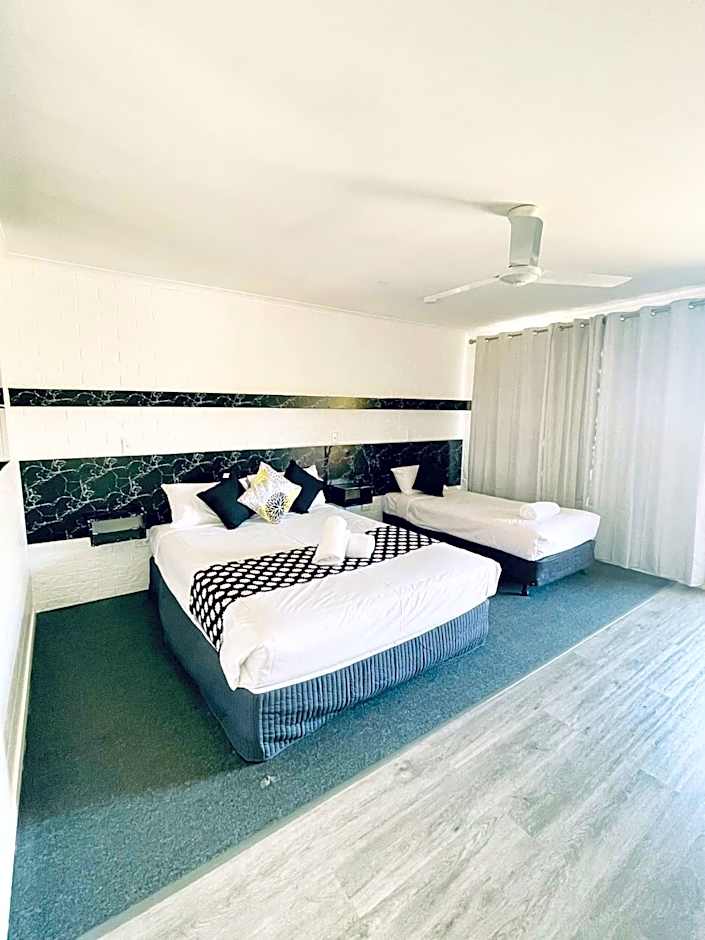 Jacaranda Place Motor Inn