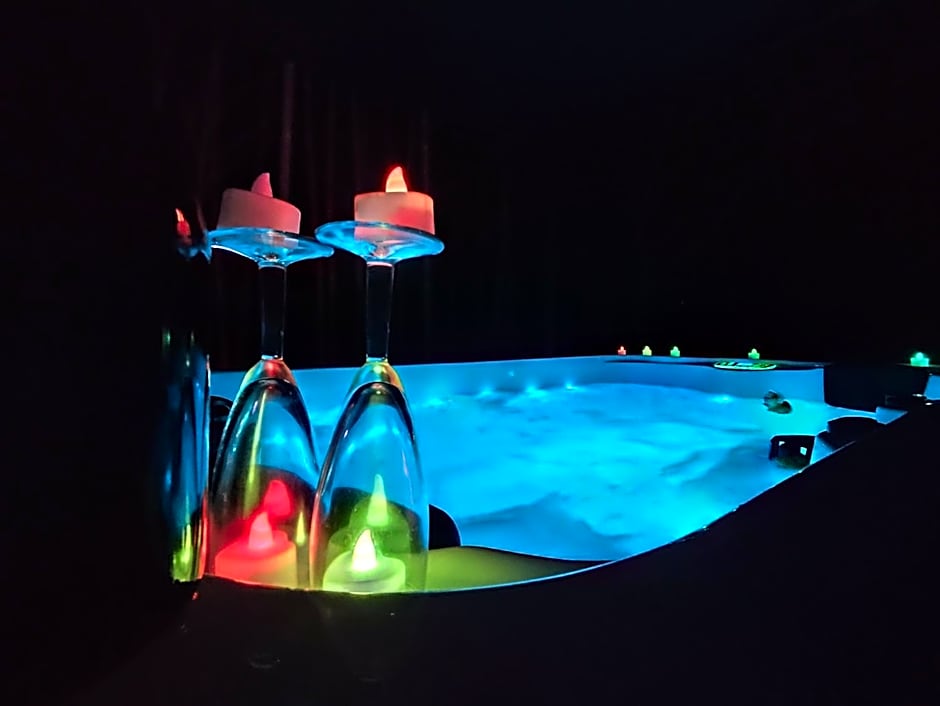 Loveroom et Spa privé de L'Ile des Plaisirs