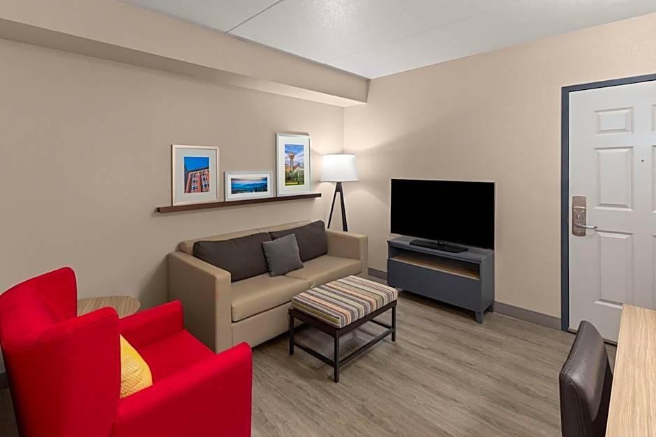 La Quinta Inn & Suites by Wyndam Knoxville West