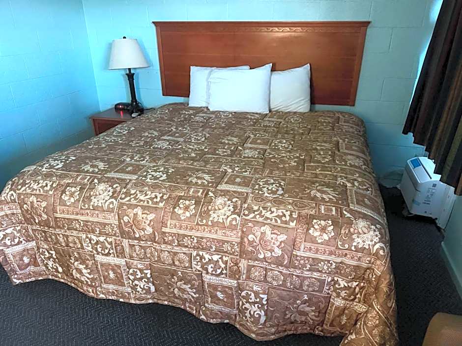 Holiday Host Motel & RV Park