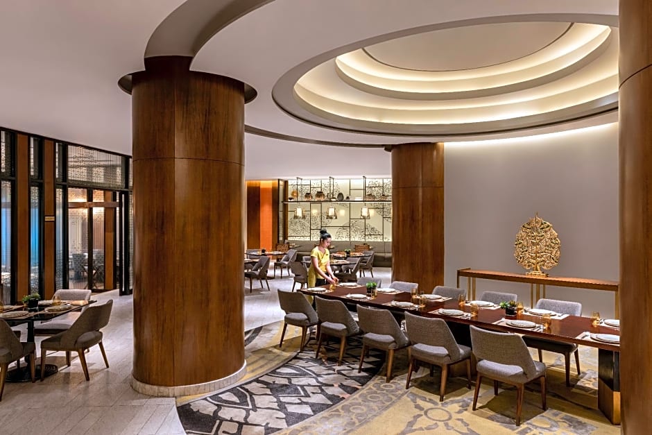 Dusit Thani Manila Hotel