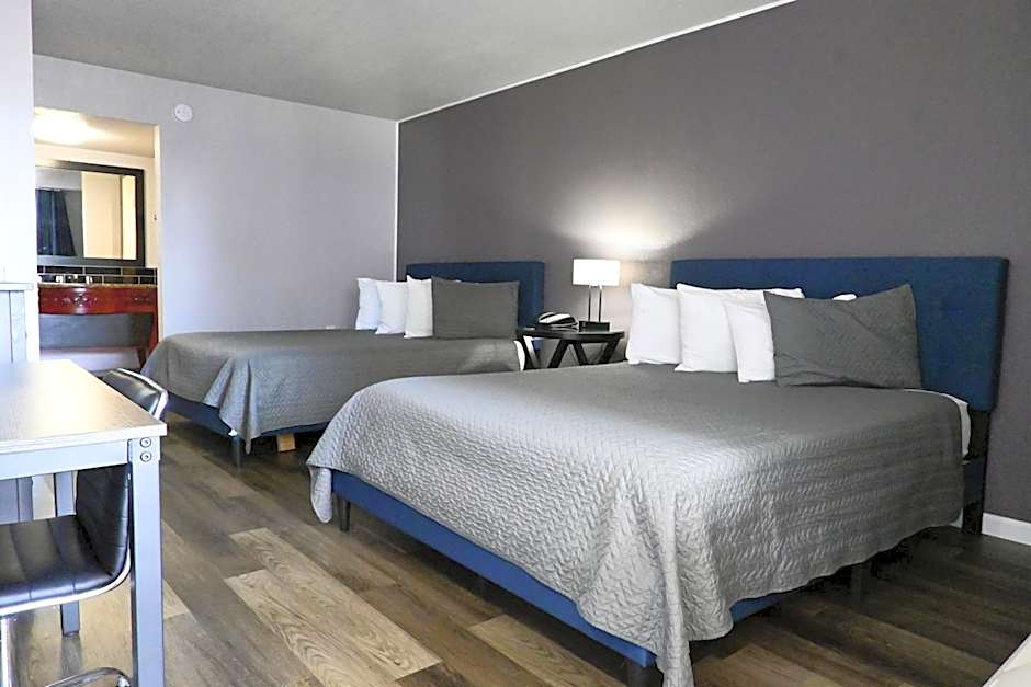 R Nite Star Inn and Suites -Home of the Cowboys & Rangers
