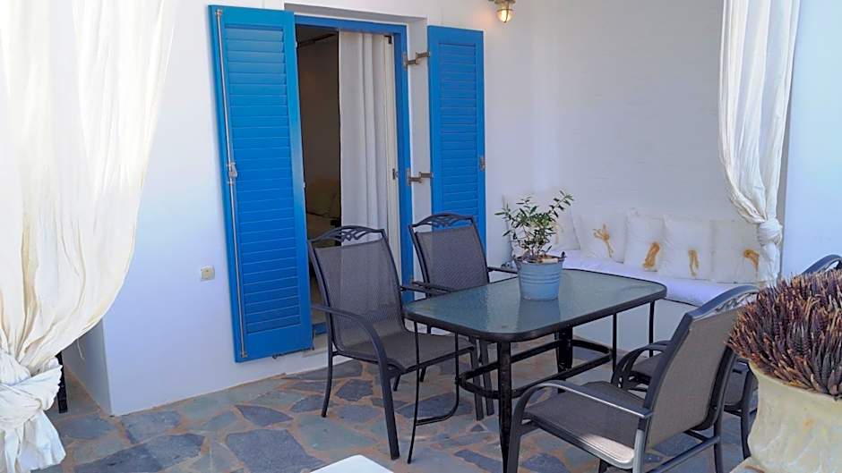 Alexandros Apartments