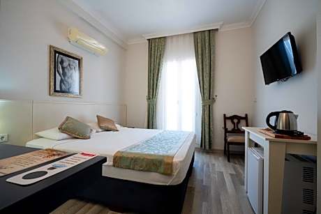 Double or Twin Room, Bay Window