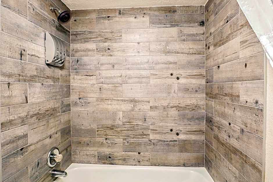 The Guest Lodge Gainesville