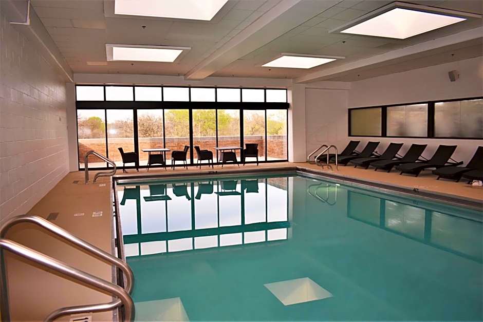 DoubleTree By Hilton Chicago - Oak Brook