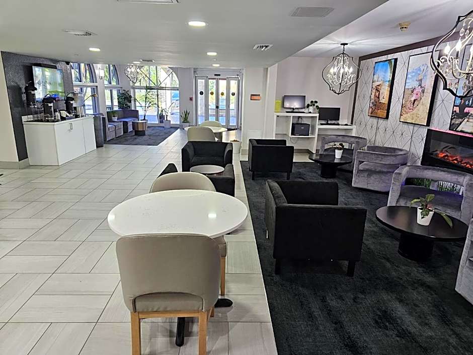 La Quinta Inn & Suites by Wyndham Deerfield Beach I-95