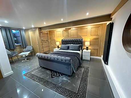 Hendham House - Near Etihad Stadium, CoOp Live Arena, AO Arena, Piccadilly Train Station & Manchester City Centre