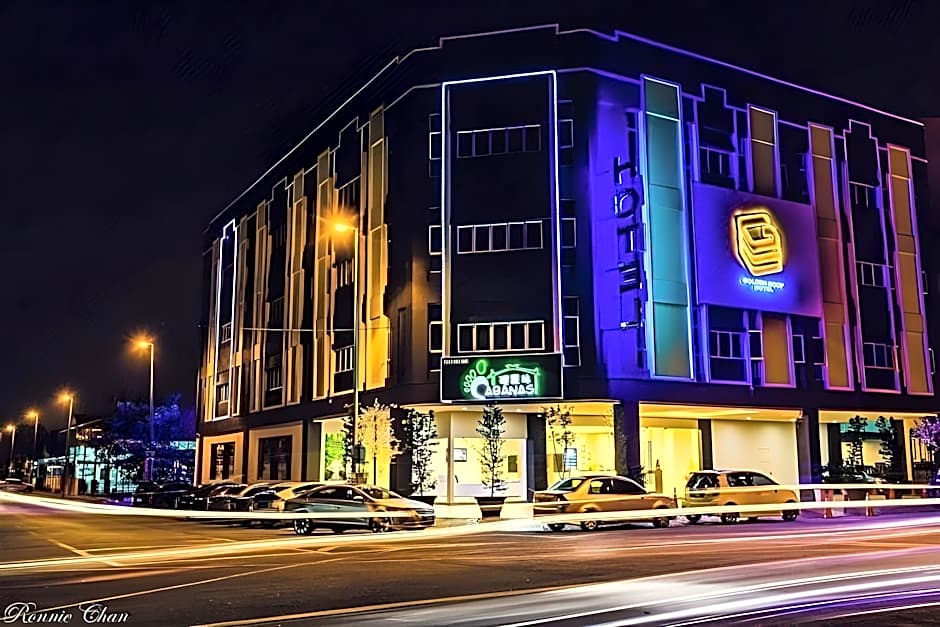 Swing & Pillows - Golden Roof Hotel Sunway Ipoh