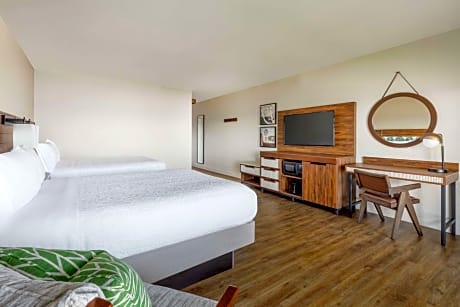 Queen Room with Two Queen Beds and Ocean View - Non-Smoking