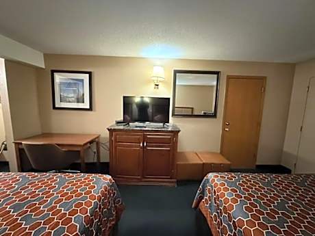 Queen Room with Two Queen Beds - Non-Smoking