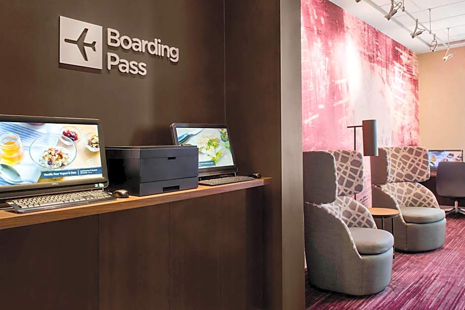 Courtyard by Marriott Newark Elizabeth