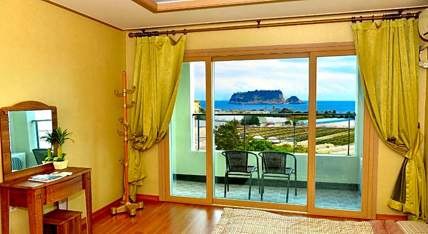 Jeju Bada Wi Olle Pension