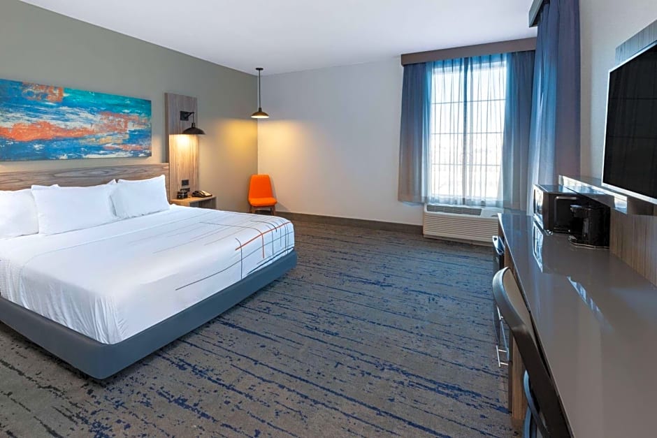  La Quinta Inn & Suites by Wyndham Dallas - Frisco Stadium