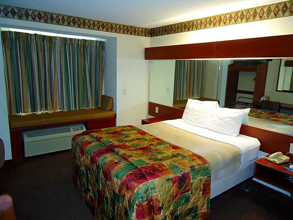 Americas Best Value Inn & Suites Brunswick