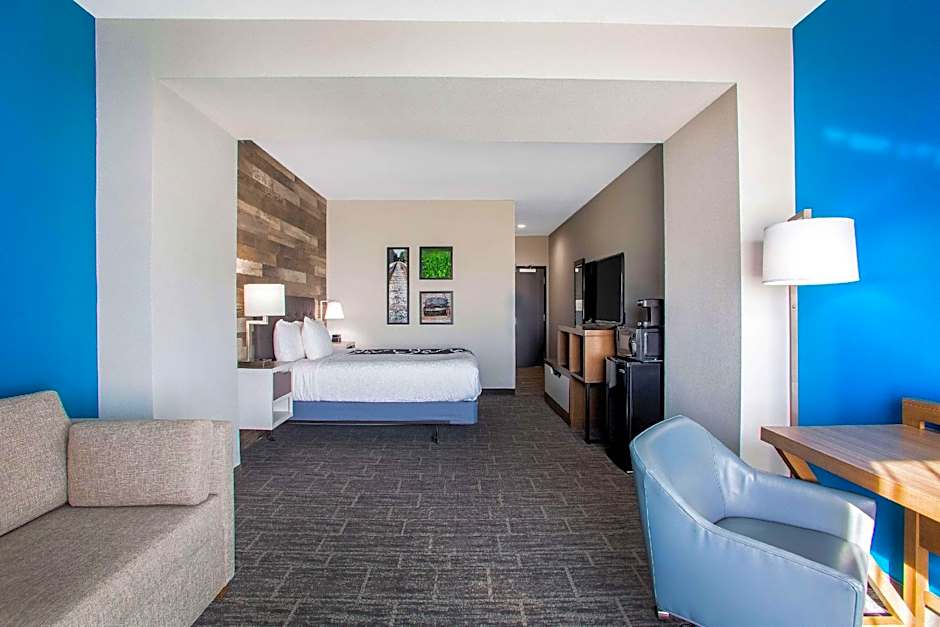 La Quinta Inn & Suites by Wyndham Pittsburg