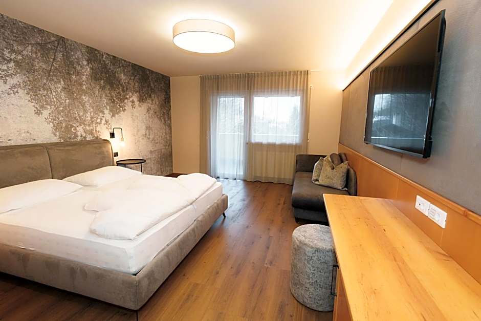 Saldur Small Active Hotel