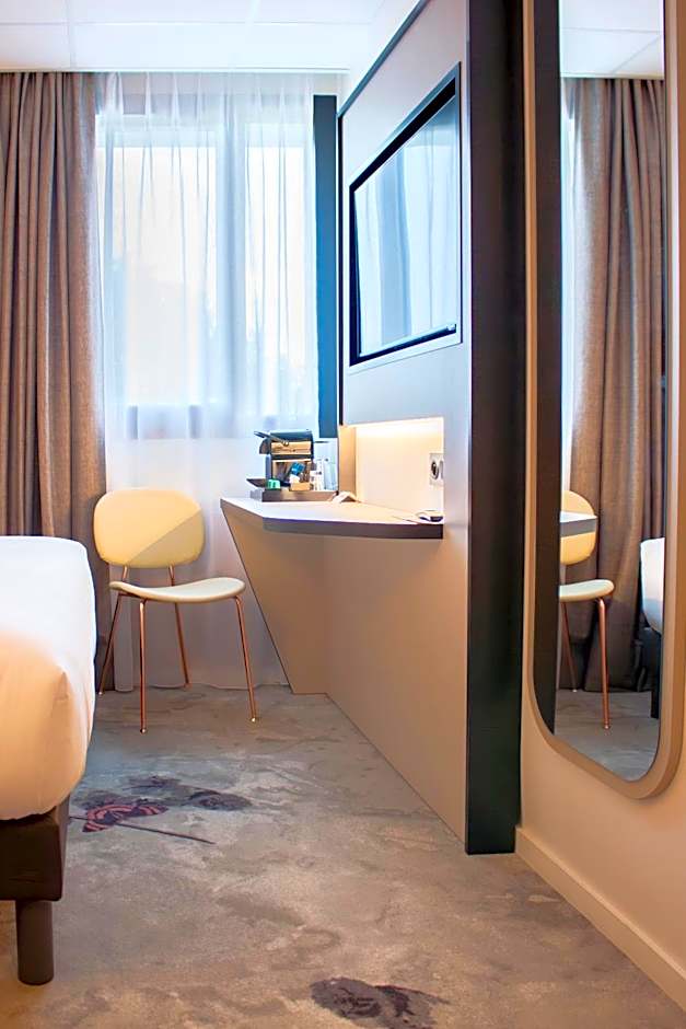 Brit Hotel Nantes La Beaujoire - L'Amandine
