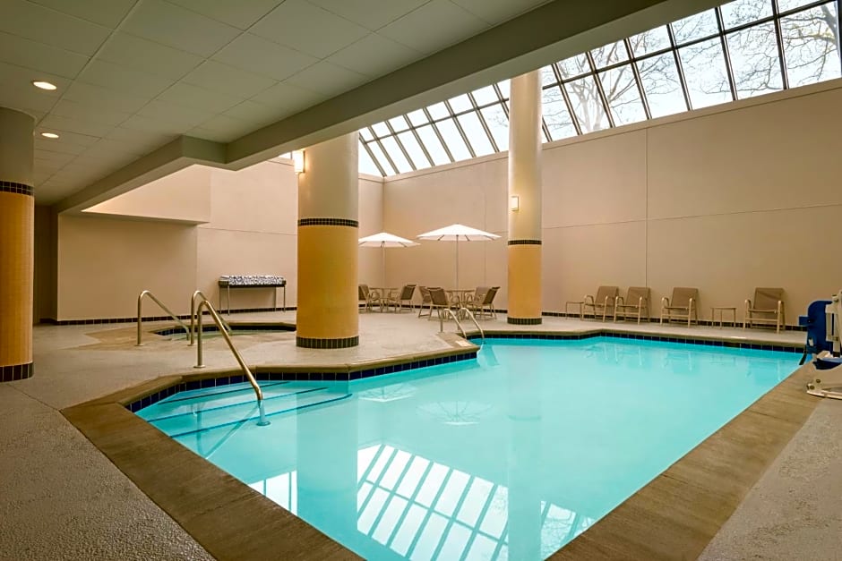 DoubleTree by Hilton St. Paul, MN