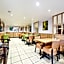 City London Hotel
