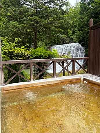 Takimi Onsen Inn that only accepts one group per day