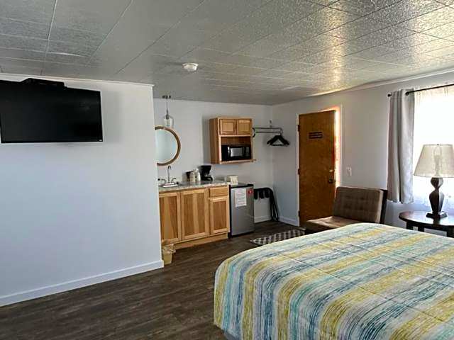 Lamplighter Lodge