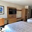 Holiday Inn Express and Suites Chatsworth By IHG