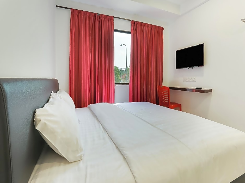 Super OYO 89495 Rich Hotel