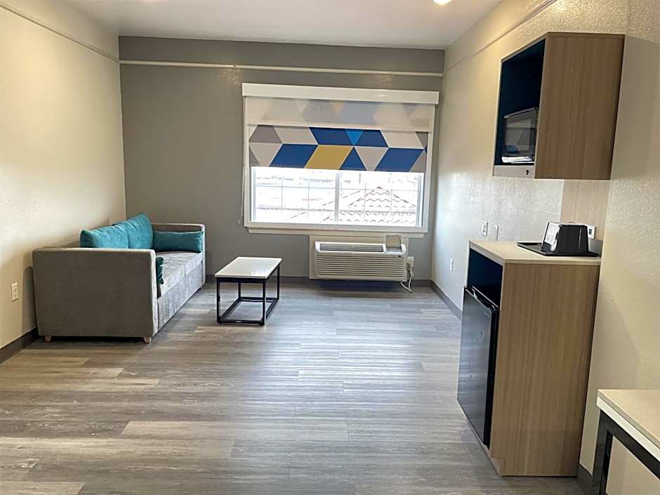 Sonesta Essential North Houston