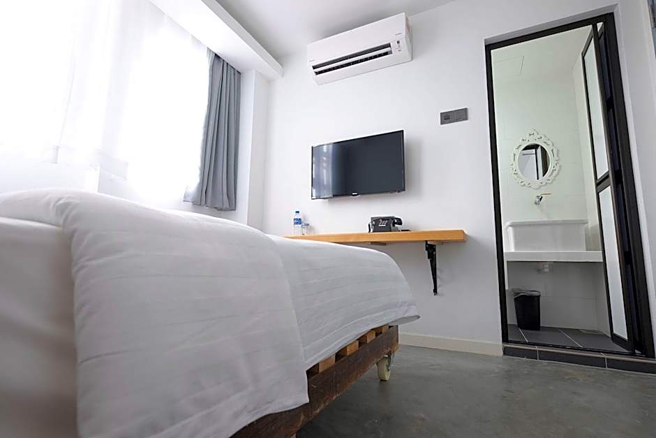 White Loft Hotel