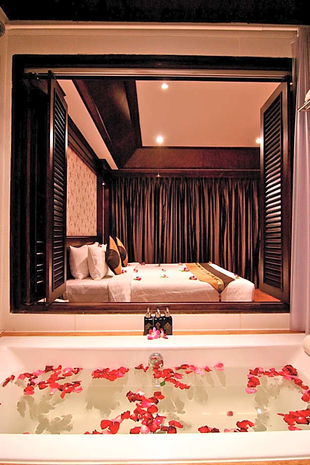 Rayaburi Hotel, Patong