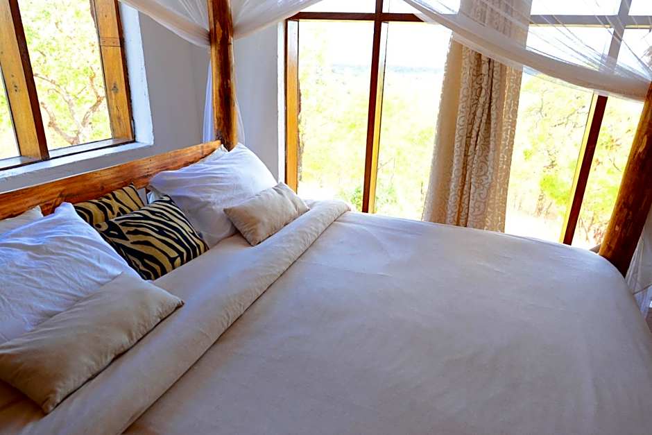 Sable Mountain Lodge, A Tent with a View Safaris