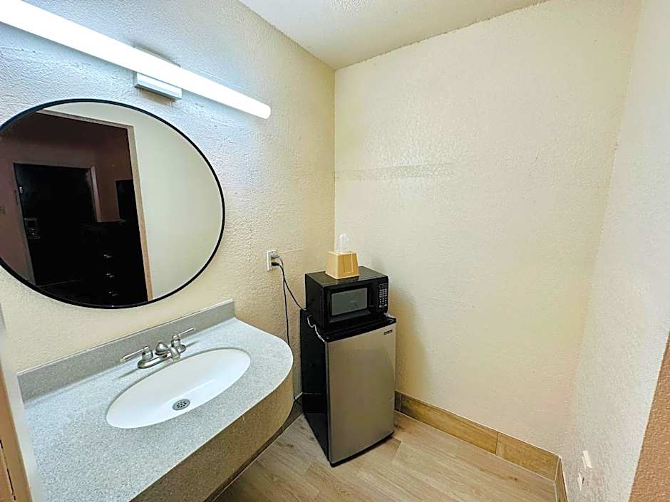 Economy Inn