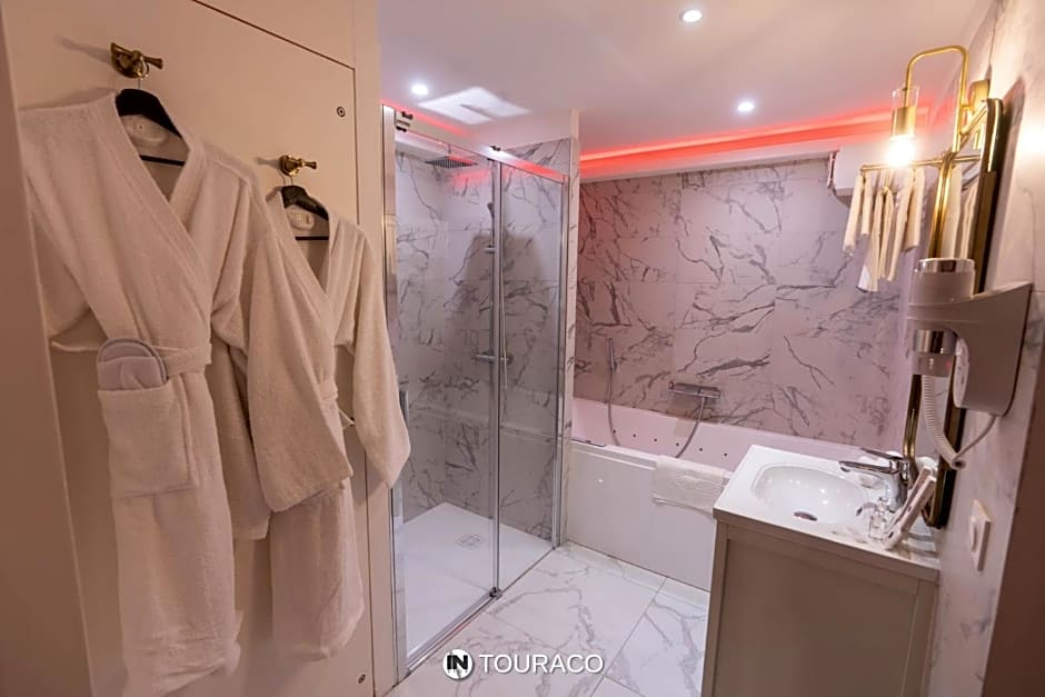 Inside Villars les Dombes