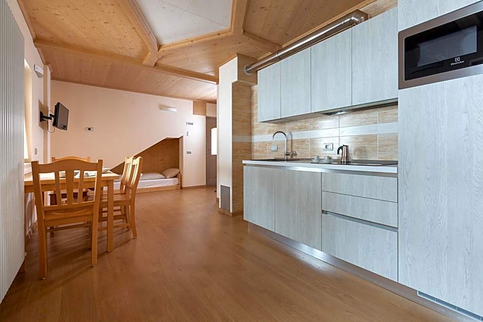 Hotel Meublè Adler - Rooms & Mountain Apartments