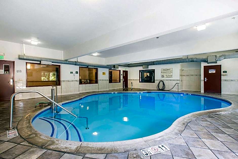 Comfort Suites