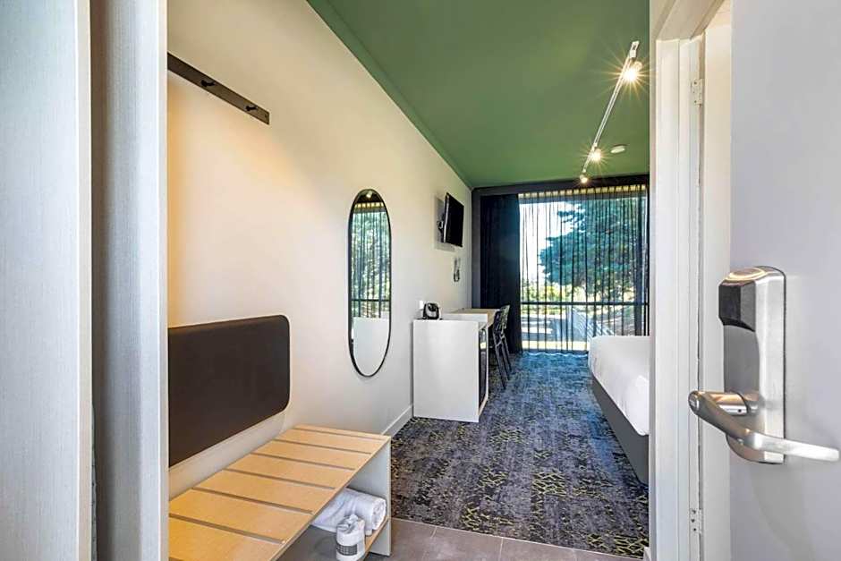 Nightcap at Morwell Hotel