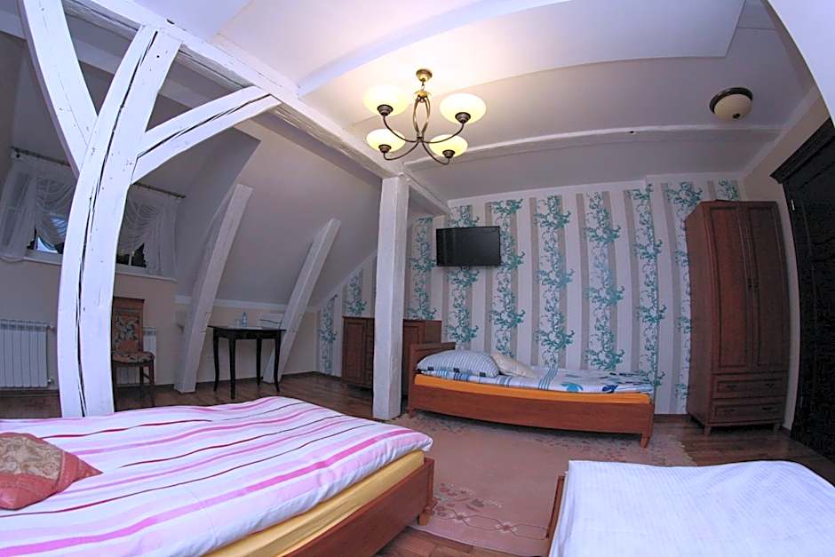 Photo 1 of 10 of Triple Room