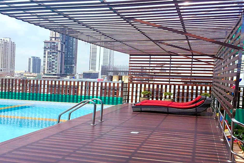 Top High Airport Link Hotel