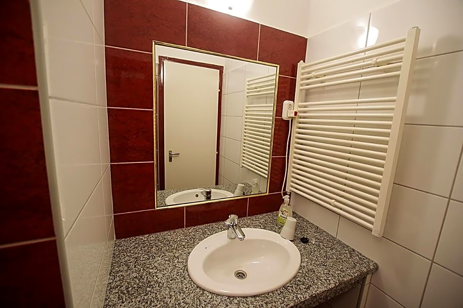 Kispipa Panzió – Szombathely, OR