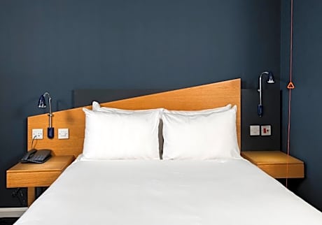 Standard Double Accessible Room with Free Hot Breakfast