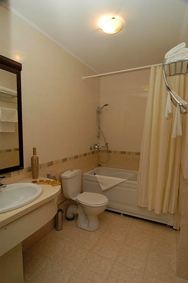 Manhattan Hotel & Restaurant