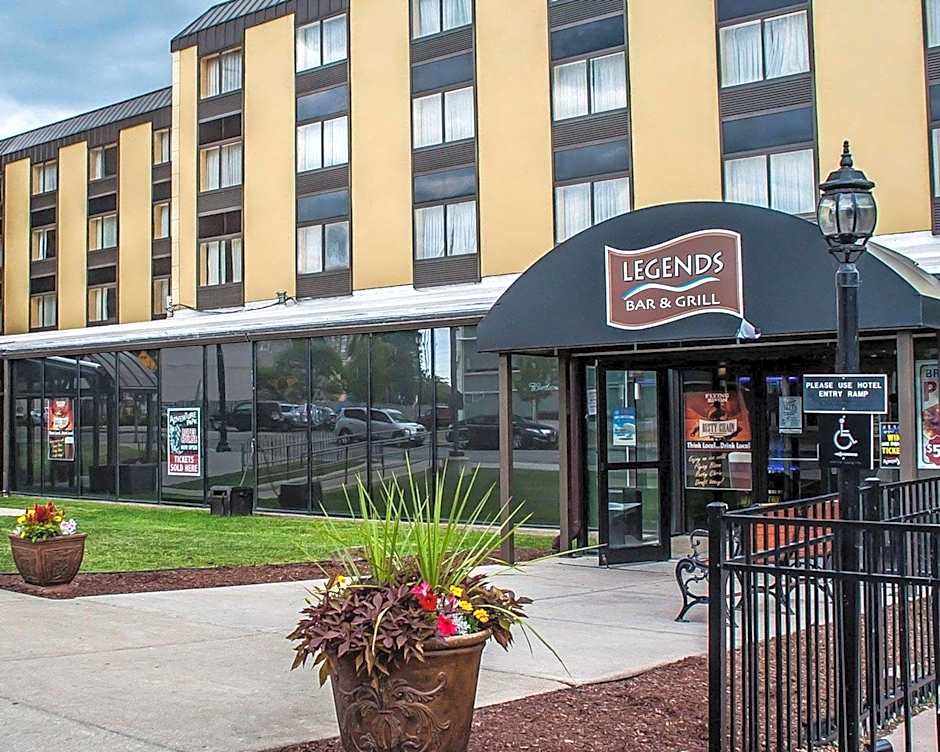 Quality Hotel & Suites At The Falls