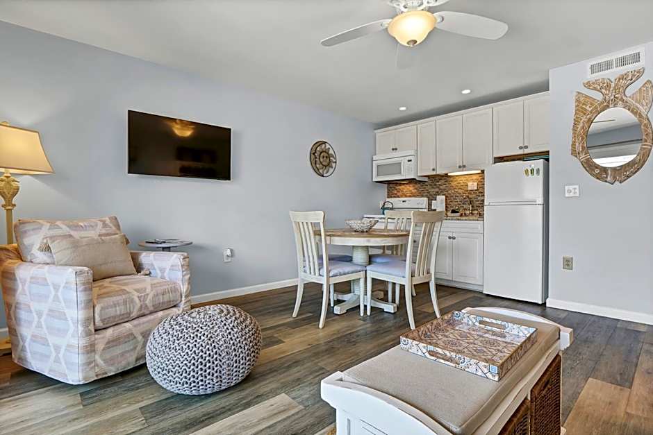 Sandpeddler Inn and Suites