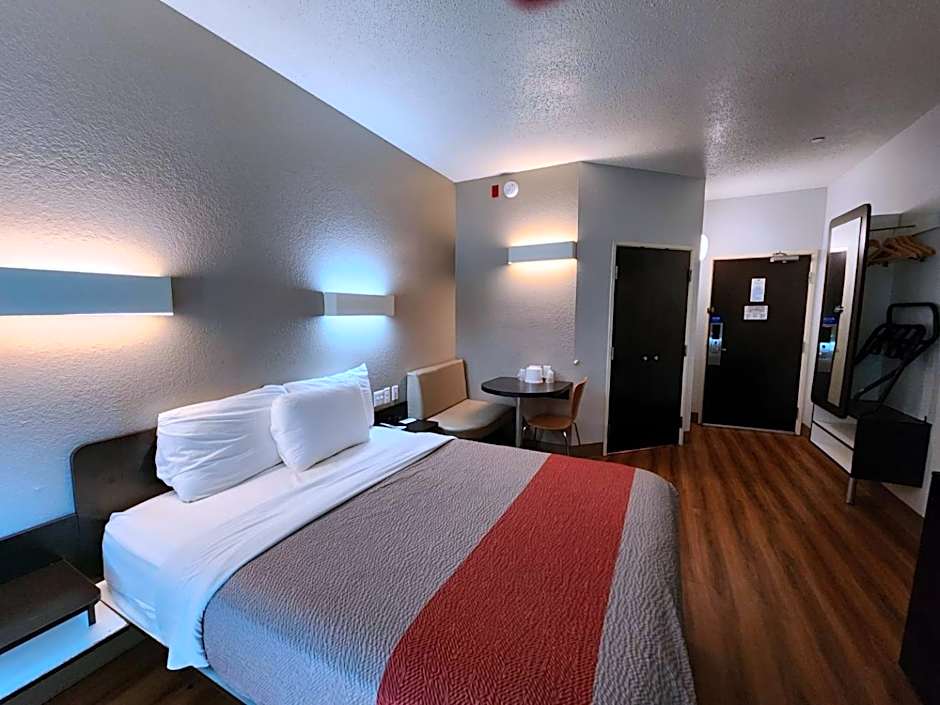 Motel 6-Biloxi, MS - Beach