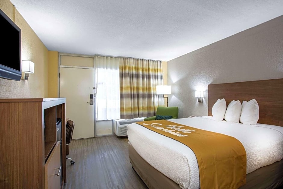 Days Inn by Wyndham Apopka/Orlando