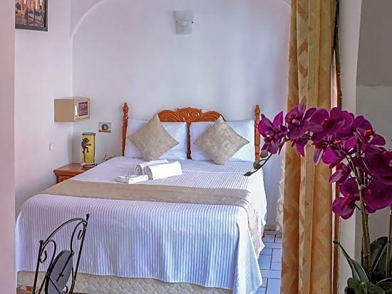 Hotel Bucaneros
