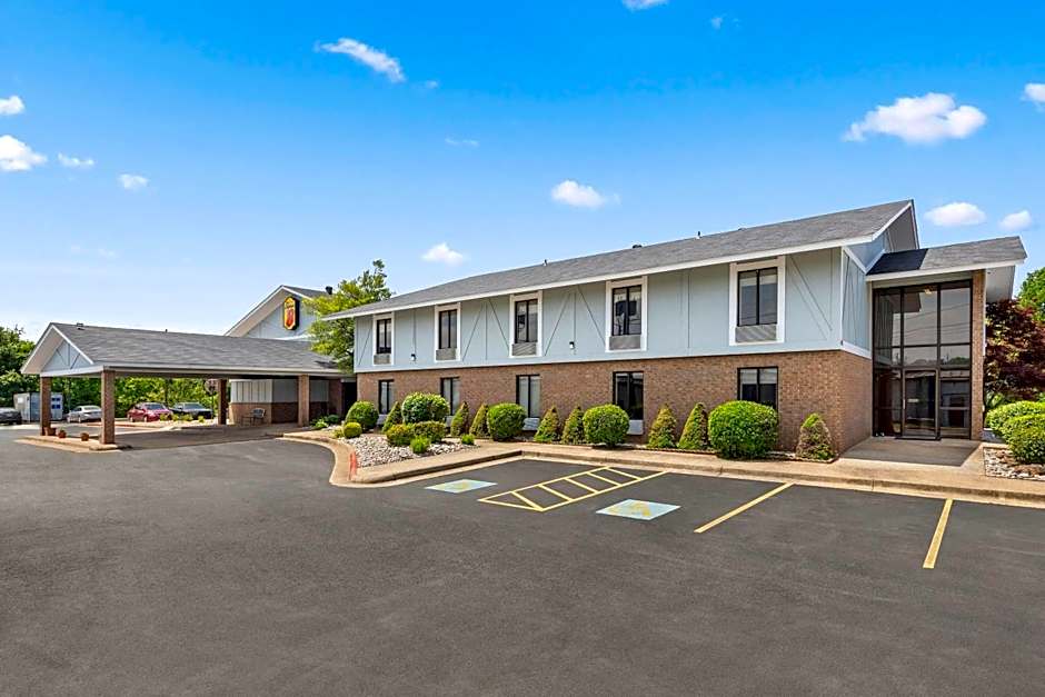 Super 8 by Wyndham Harrison AR